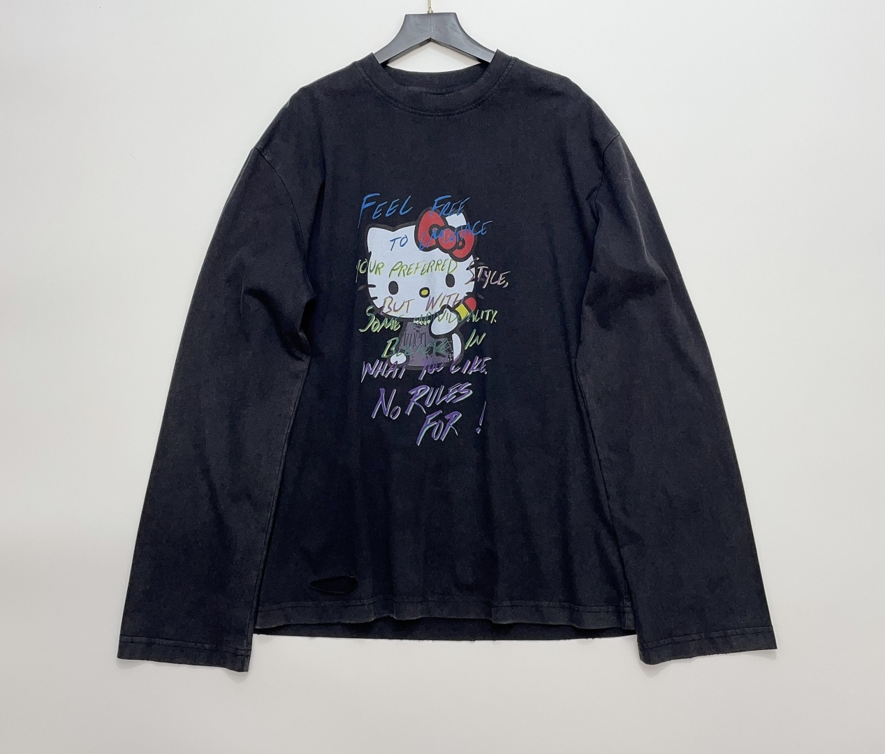 HELLO KITTY Print Distressed Loose Fit T-Shirt