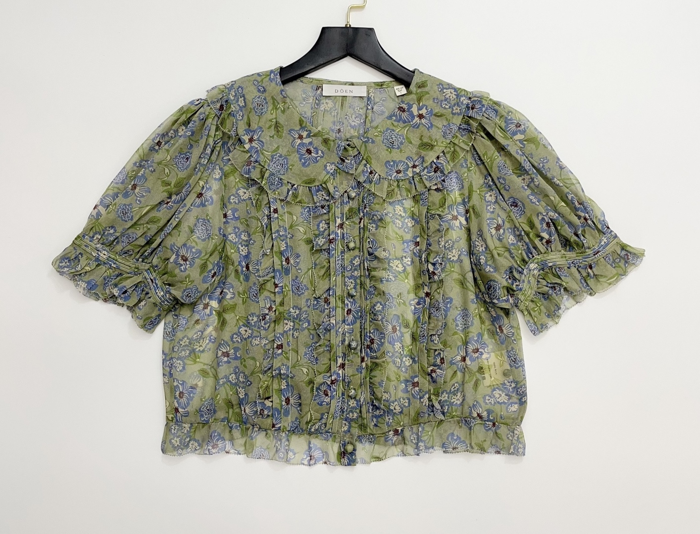 Dôen Blue Floral Peter Pan Collar Green Pastoral Blouse