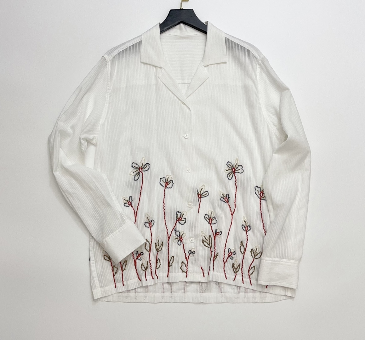 Heavy-Duty Floral Hand-Beaded Pure Cotton White Shirt with Vintage Lapel