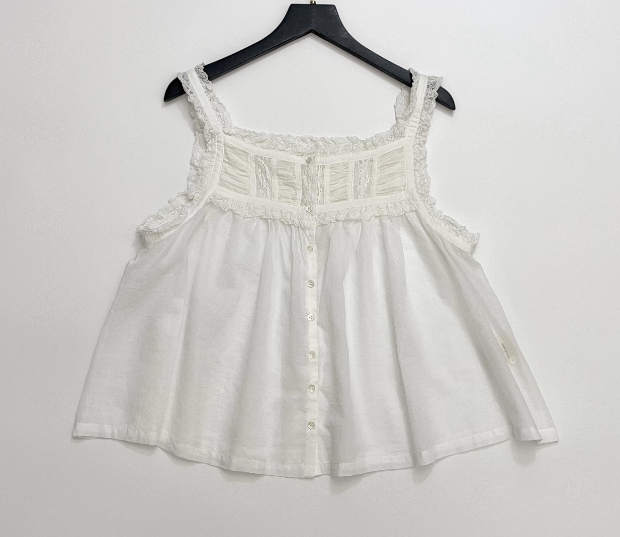 Dôen Spring Summer Lace Ruffle Trim Casual Front Button Camisole Top