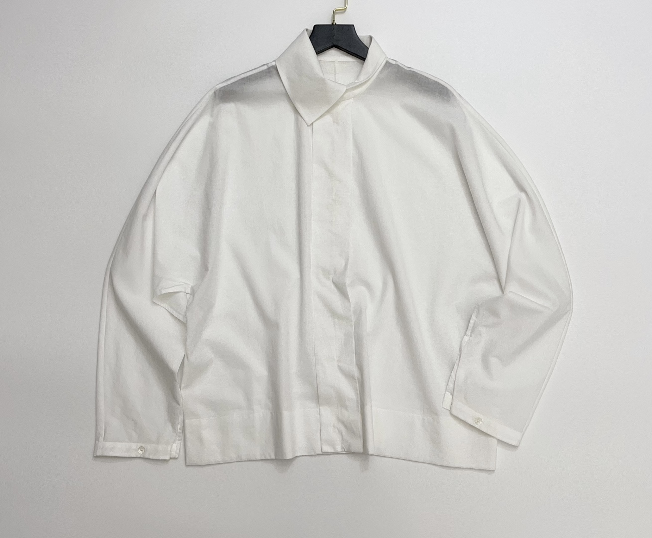Carven Ultra-Fine Long-Staple Cotton Skin-Friendly Asymmetric Collar Shirt