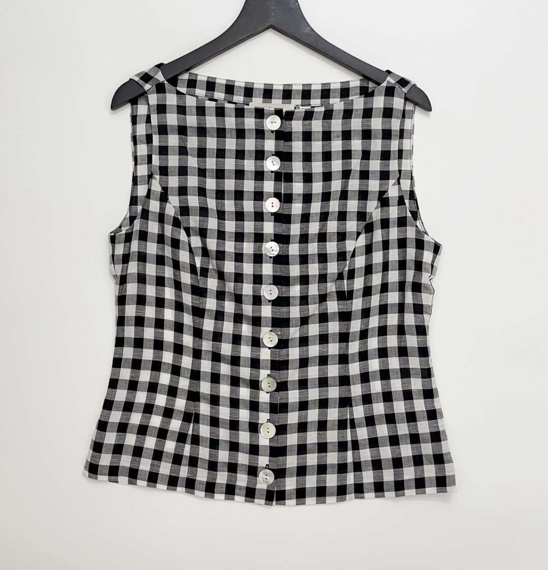 Dôen French Style Off-Shoulder Retro Plaid Slim Fit Vest Top