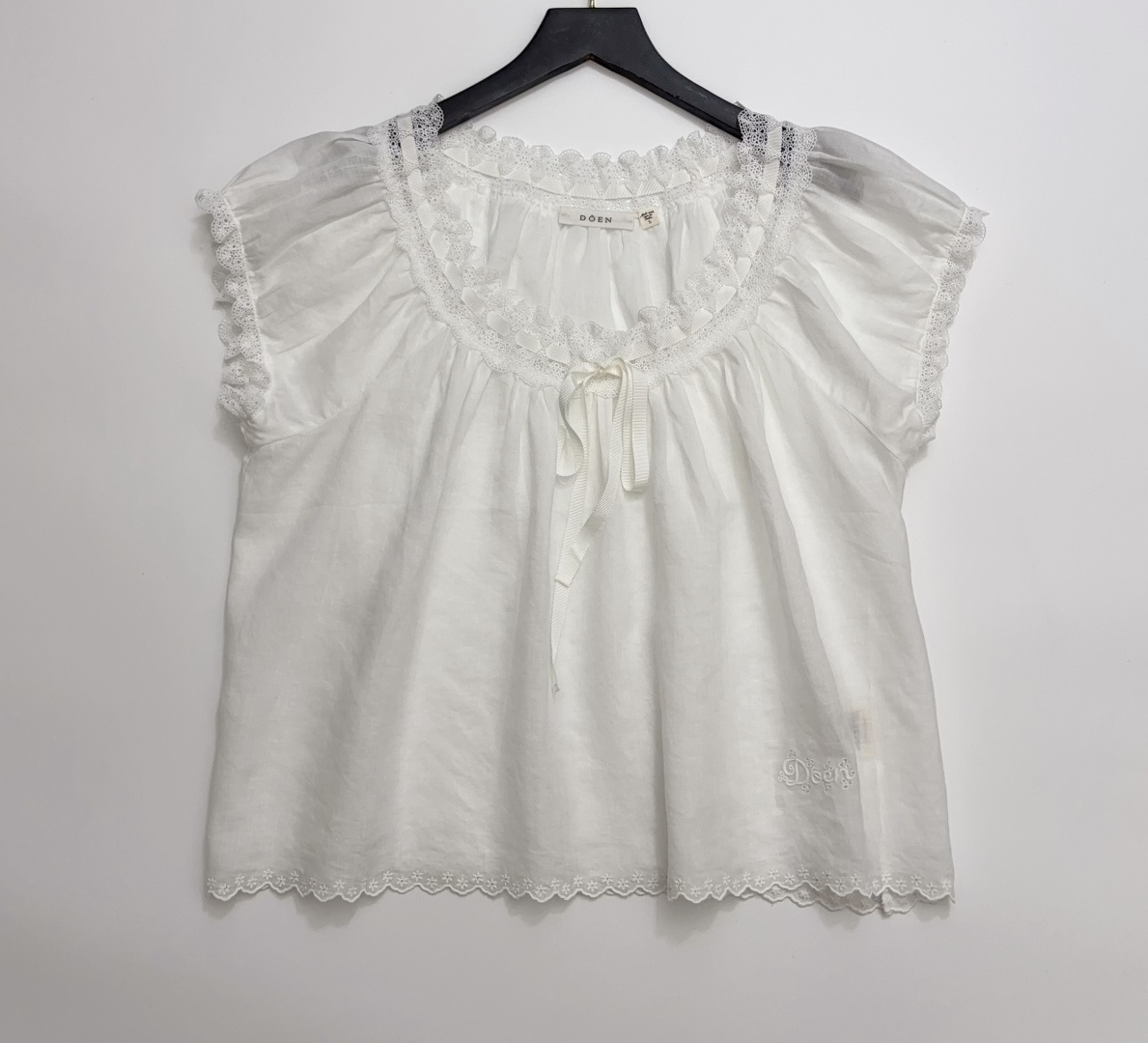 Dôen French Ramie Loose Embroidered Lace Short Sleeve Top