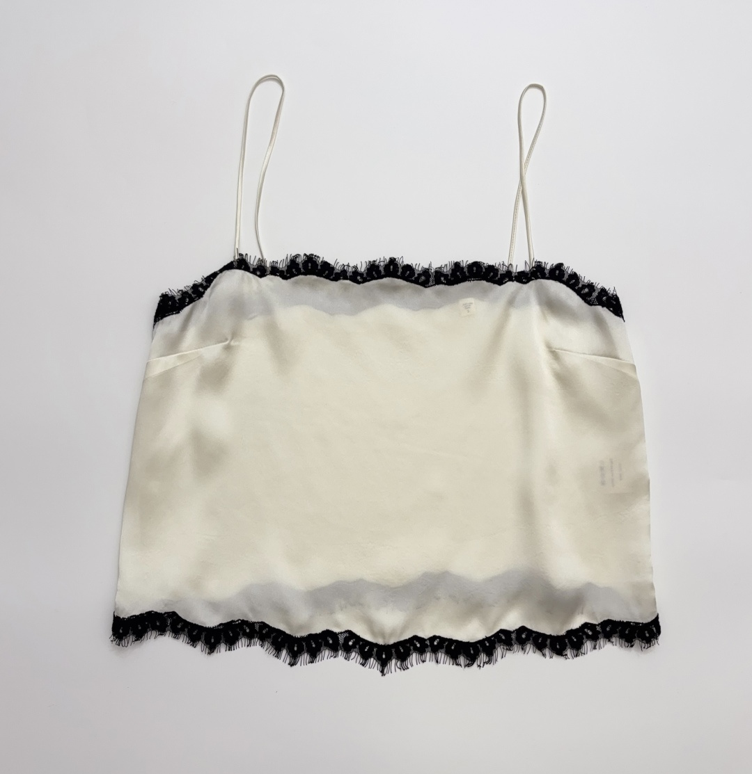 Dôen Elegant Lace-Paneled Cropped Cami Top
