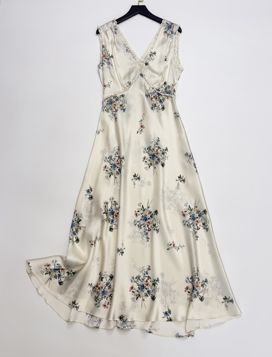 Dôen Early Spring 26 New TAHLIA Vintage Deep V-Neck Floral Silk Sleeveless Cinched Midi Dress