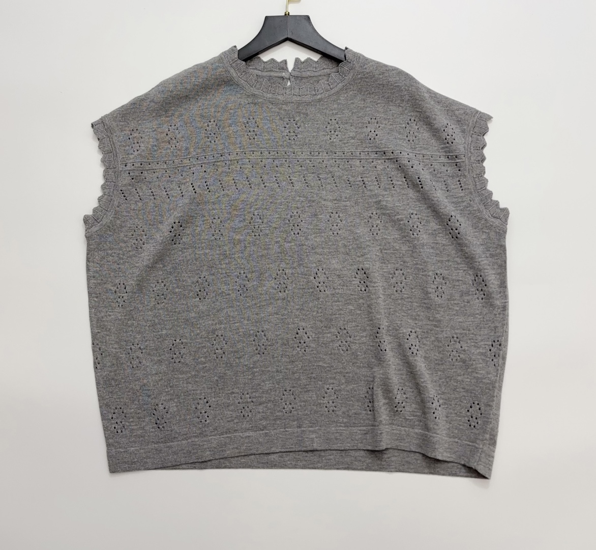 Japanese R Letter Cutout Knit Pullover Top