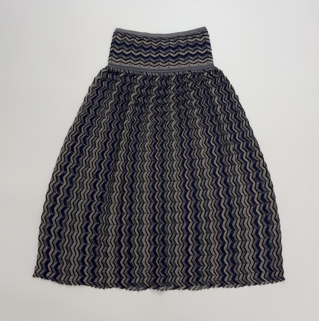 SWAYING Pleated Color-Block Long Half Skirt