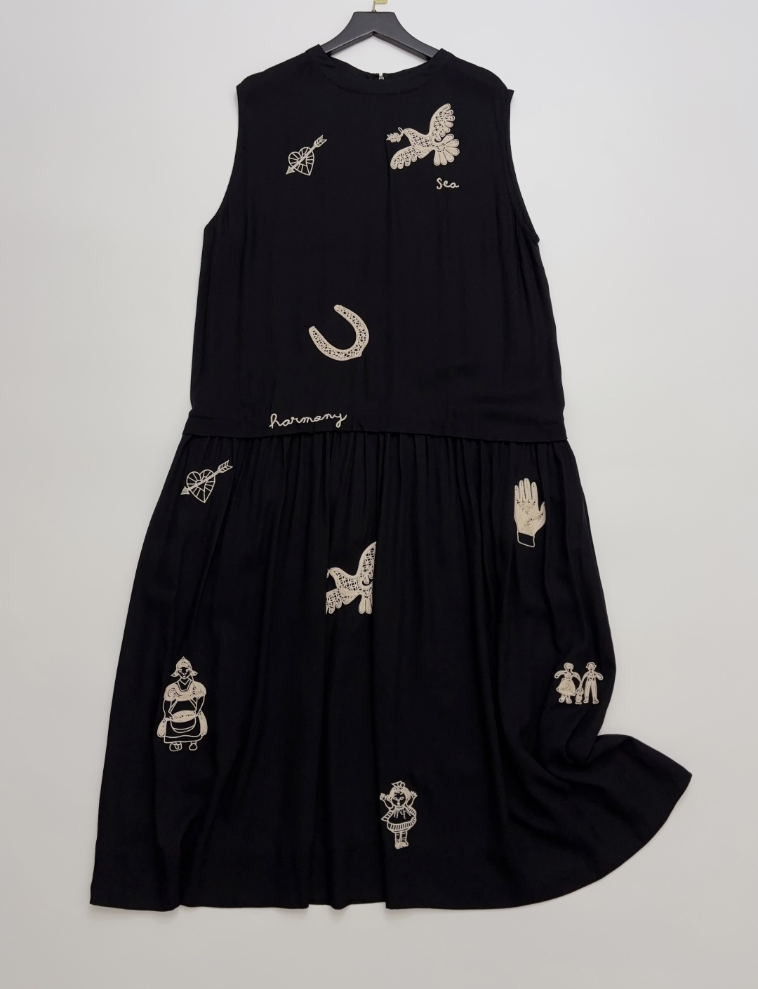 SEA White Dove Heart Applique Embroidered Round Neck Sleeveless Loose Dress