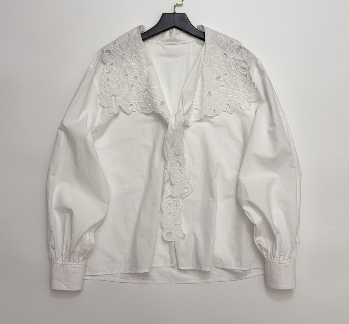 Chloé Heavy White Embroidered Cotton Lace-Up Sailor Collar Blouse