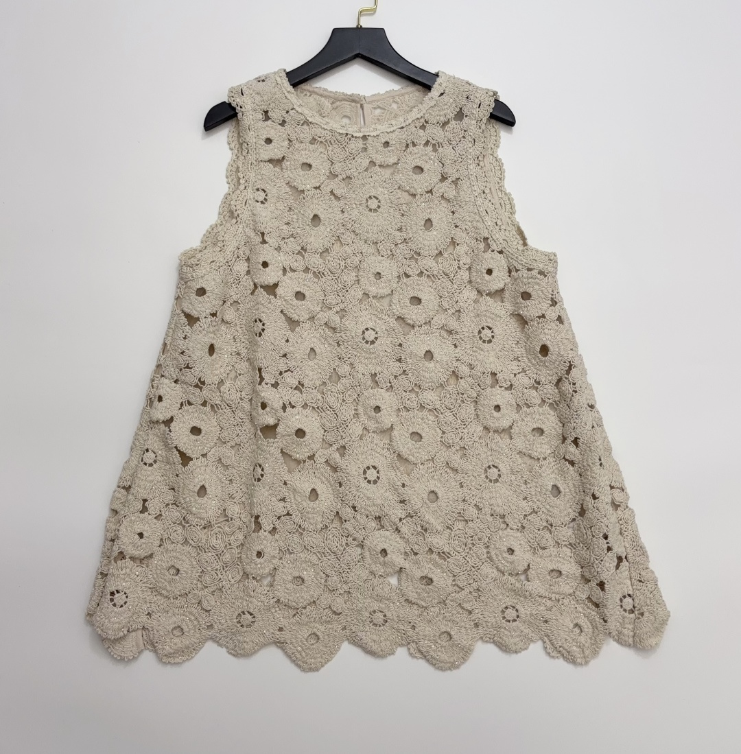 Hand-Crocheted Three-Dimensional Ring Floral Embellished Sleeveless Top