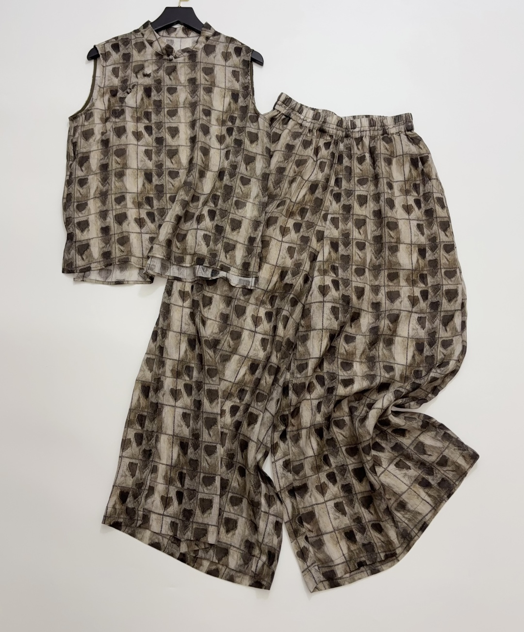 Vintage Distressed Tie-Dye Heart Plaid Print Asymmetrical Collar Sleeveless Shirt Vest + Trousers Set