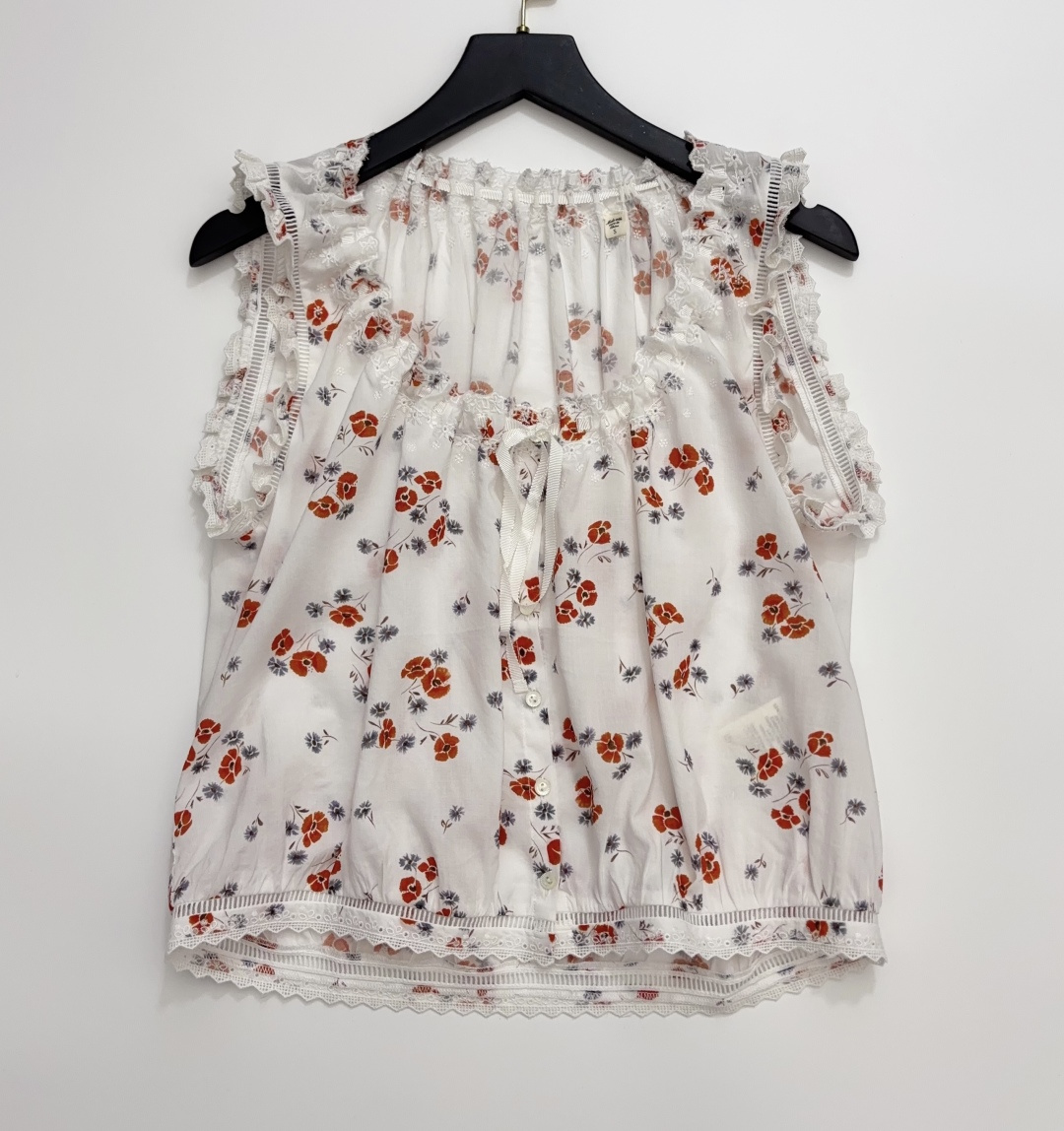 Dôen Dainty Floral Sleeveless Tie-Front Camisole