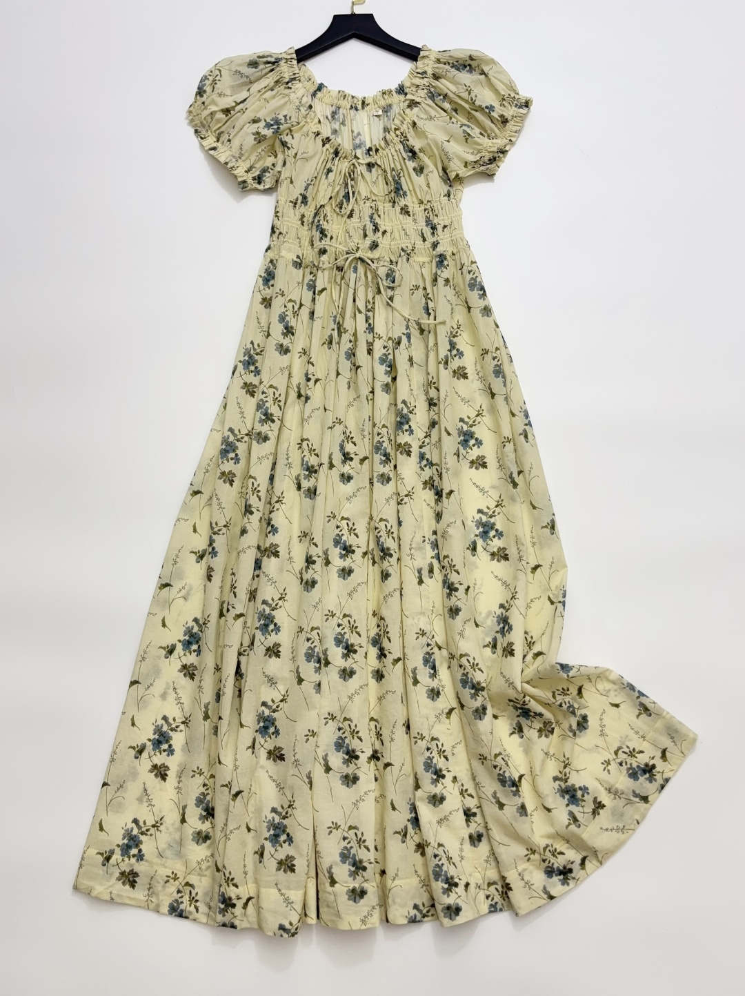 Dôen Pastoral Floral Smocked Drawstring Elastic Waist Dress