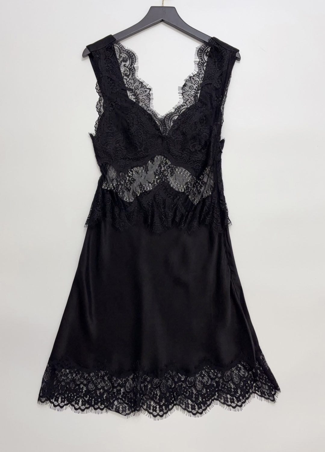 Third Form Elegant Patchwork Lace V-Neck Short Dress