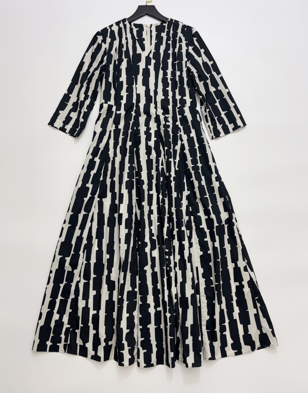 Max Mara Classic Geometric Print Round Neck Puff Sleeve Waist-Cinched Dress