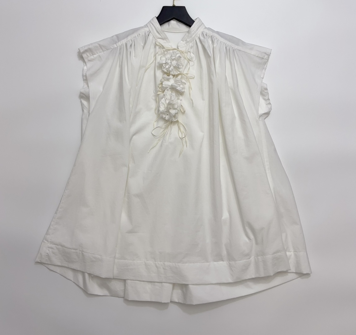 Suaboo White Hand-Cut Flutter Sleeve Sleeveless Shirt
