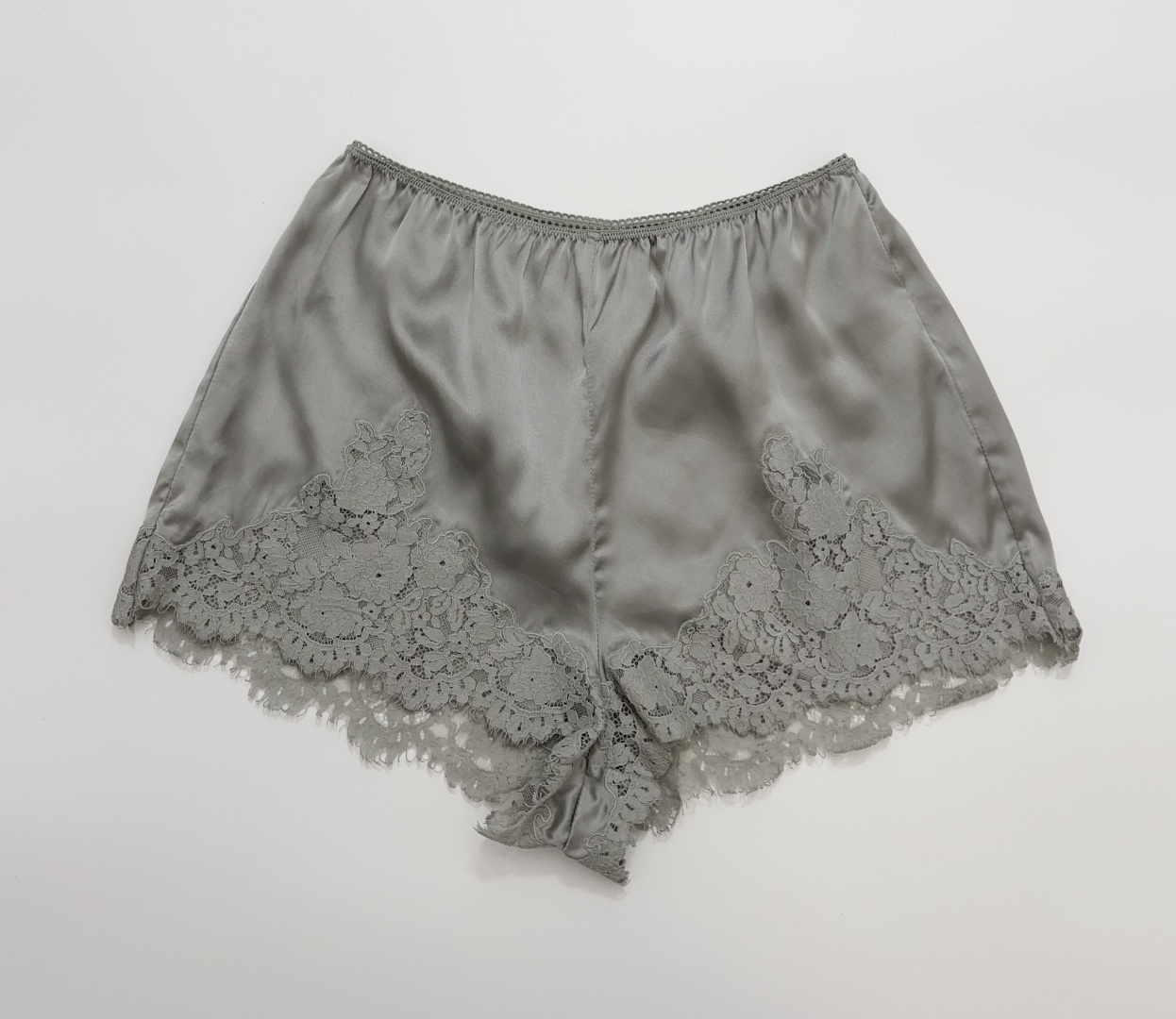 Dôen Kira Iona Retro French Silk Shorts