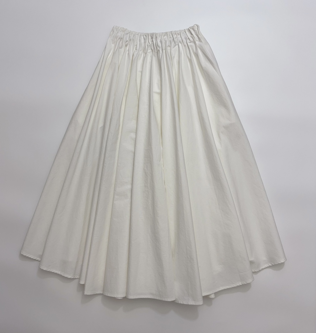 N°21 White Simple Skirt with Waist Pleat Design
