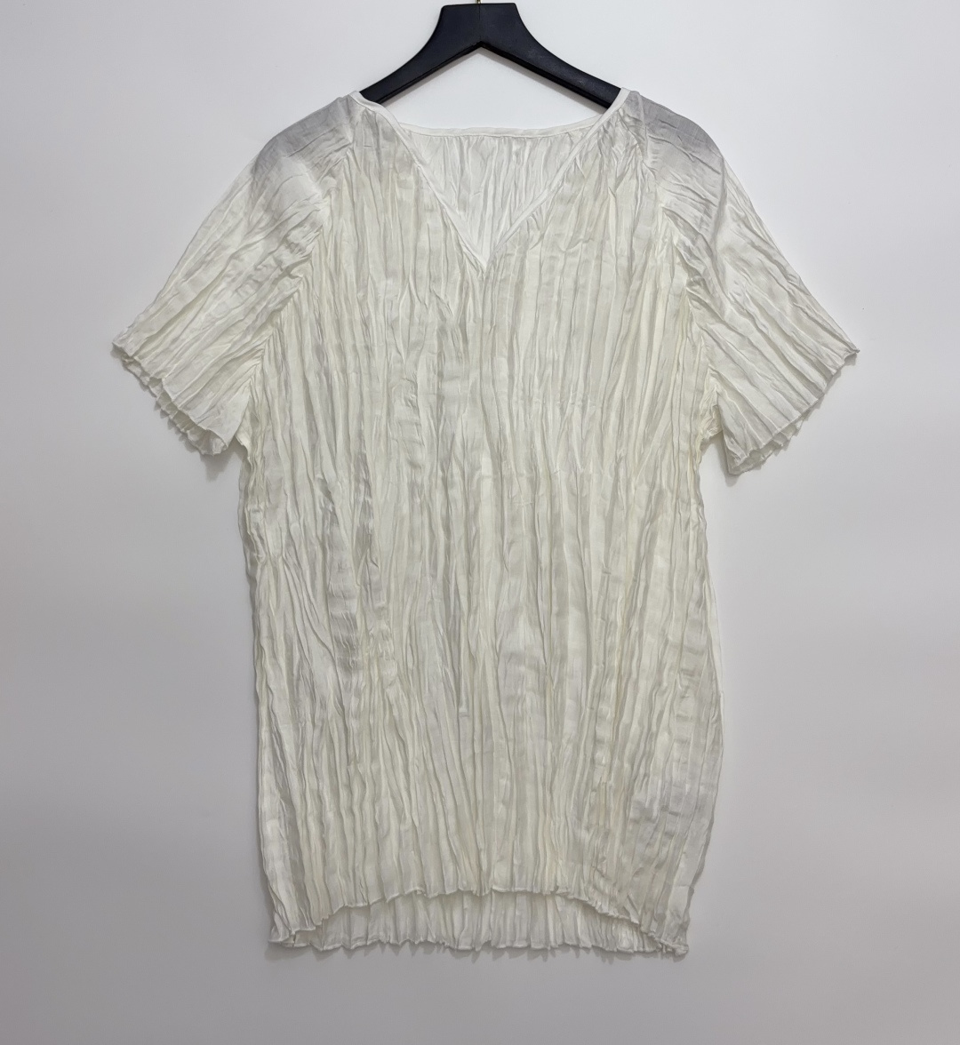 Issey Miyake Japanese Style Designed V-Neck Short Sleeve Simple Top