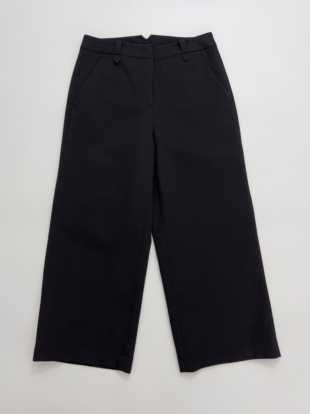 Minimalist Cropped Side Pocket Casual Trousers
