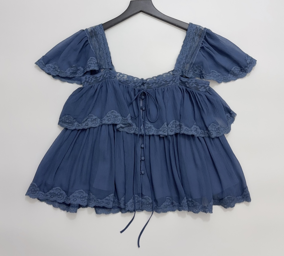 Chloé Pink Camisole with Lace Trim and Flutter Sleeves Silk Top