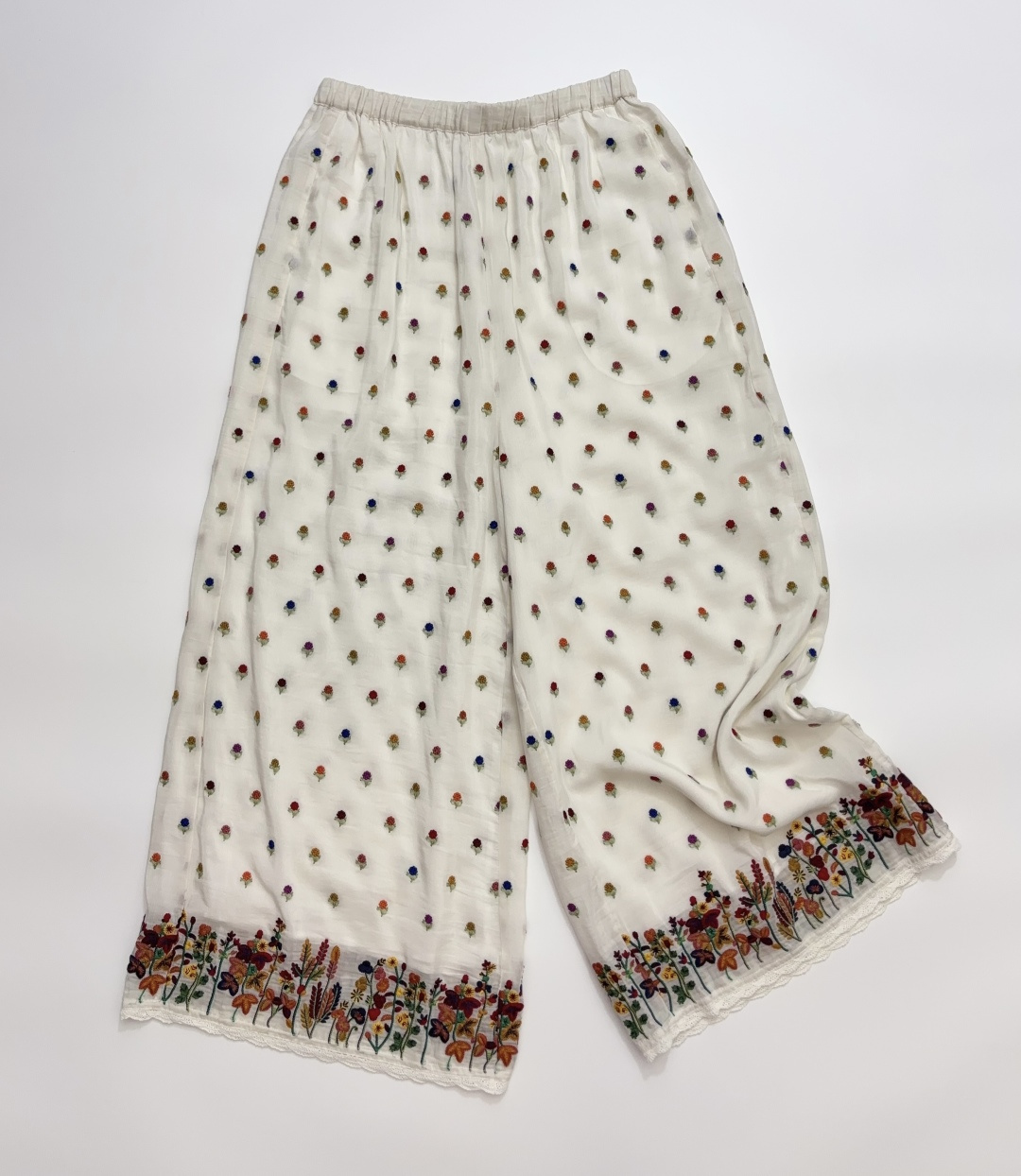Basco Floral Embroidery & Wavy Lace Trim Casual Pants