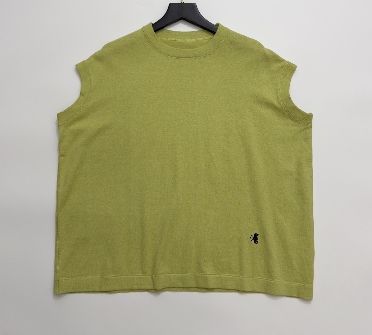 Japanese Style 'R' Letter Minimalist Sleeveless T-Shirt