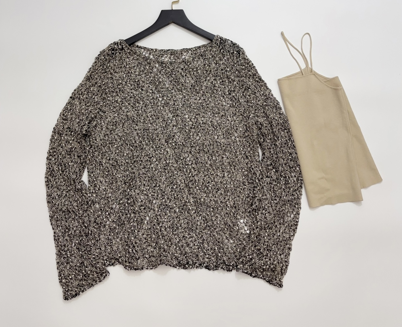 SWAYING Off-Shoulder Plaid Knitted Top