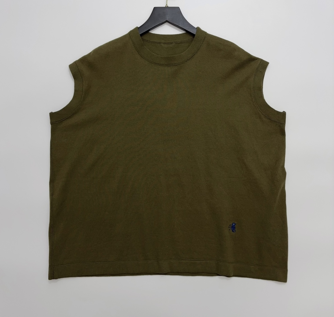 Japanese Style 'R' Letter Minimalist Sleeveless T-Shirt