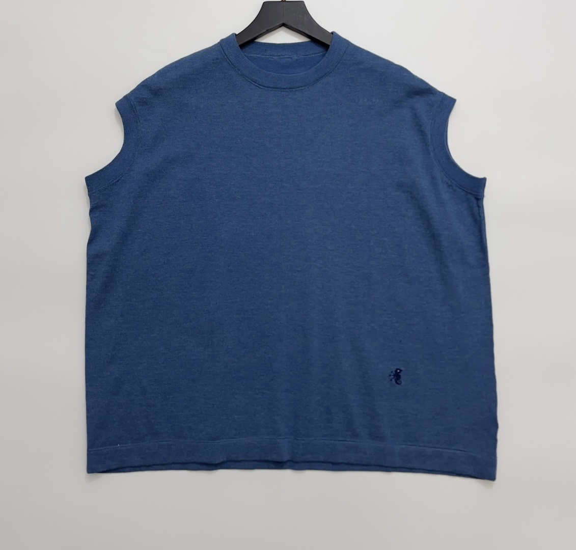 Japanese Style 'R' Letter Minimalist Sleeveless T-Shirt