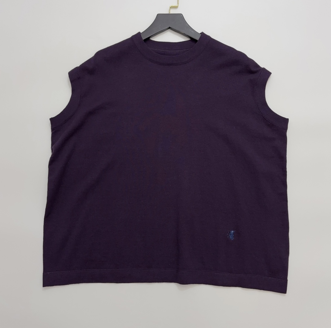 Japanese Style 'R' Letter Minimalist Sleeveless T-Shirt