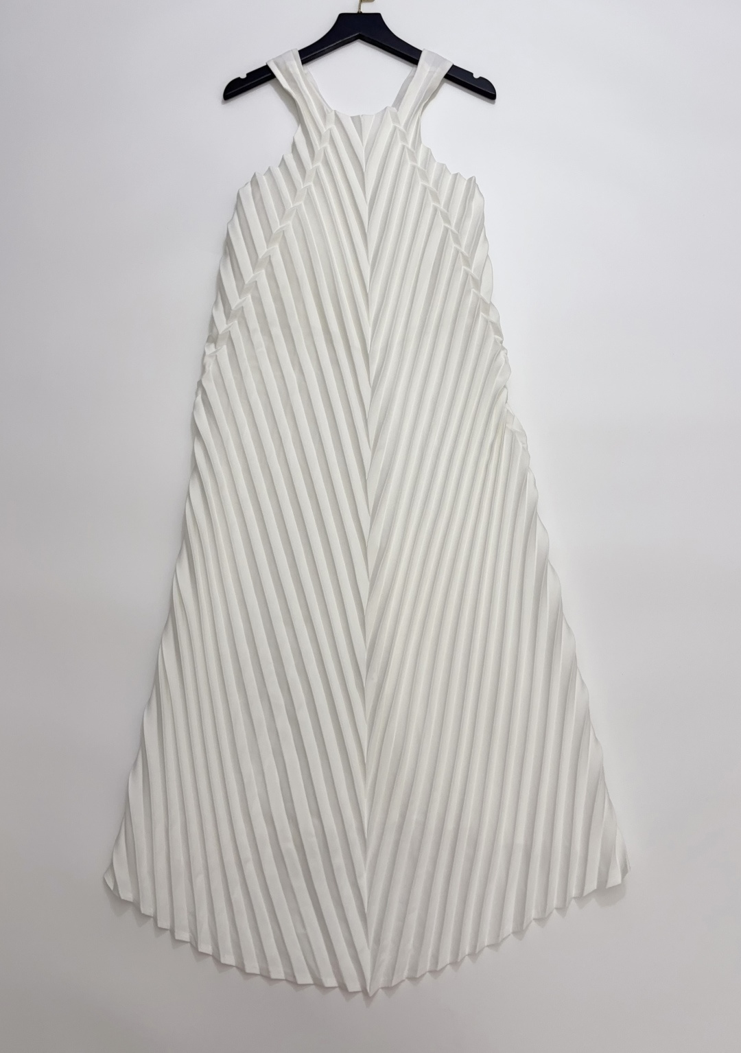 Refreshing V-Neck Pleated Textured Cross-Back Sleeveless Over-Knee Long Dress