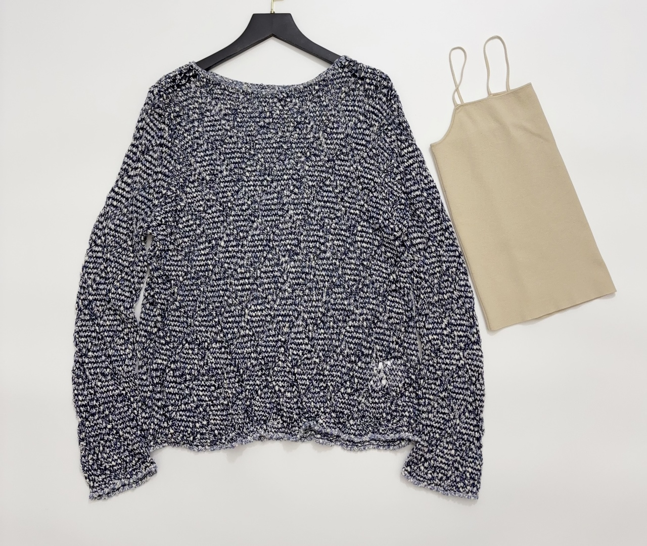 SWAYING Off-Shoulder Plaid Knitted Top