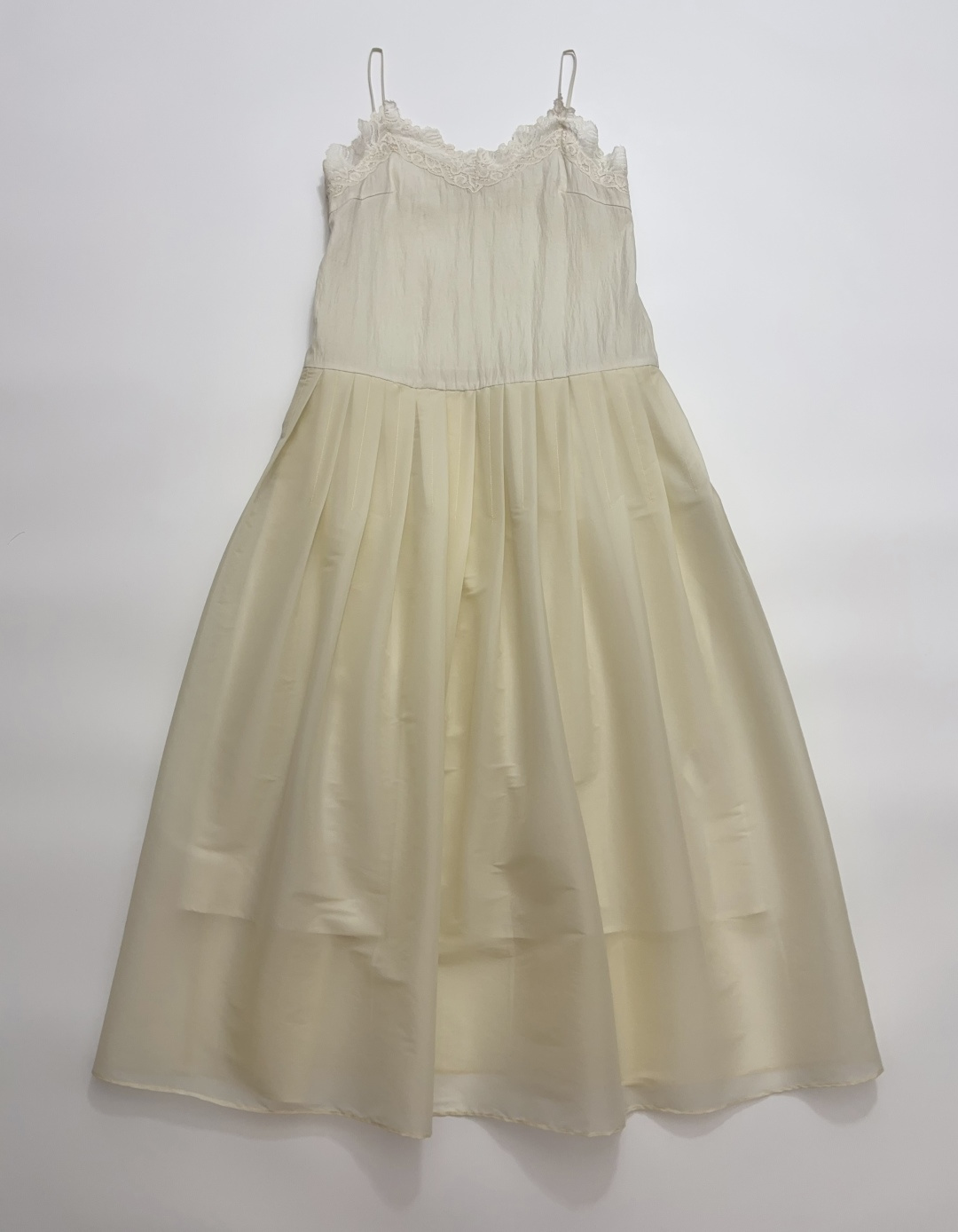 Retro Lace Trim Pleated Loose V-Neck Camisole Dress