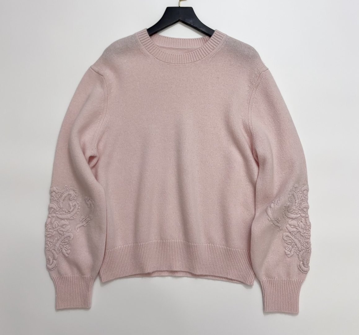 Loro Piana Heavy Embroidered Round Neck Long Sleeve Knit Sweater