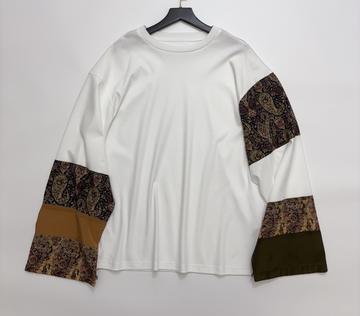 Into The East 26 Early Autumn Asymmetrical Floral Long Sleeve T-Shirt