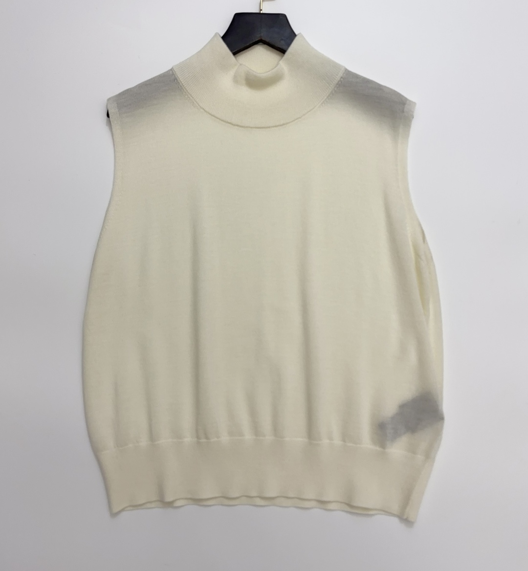 Loro Piana Simple Mock Neck Silk Wool Blend Knitted Vest