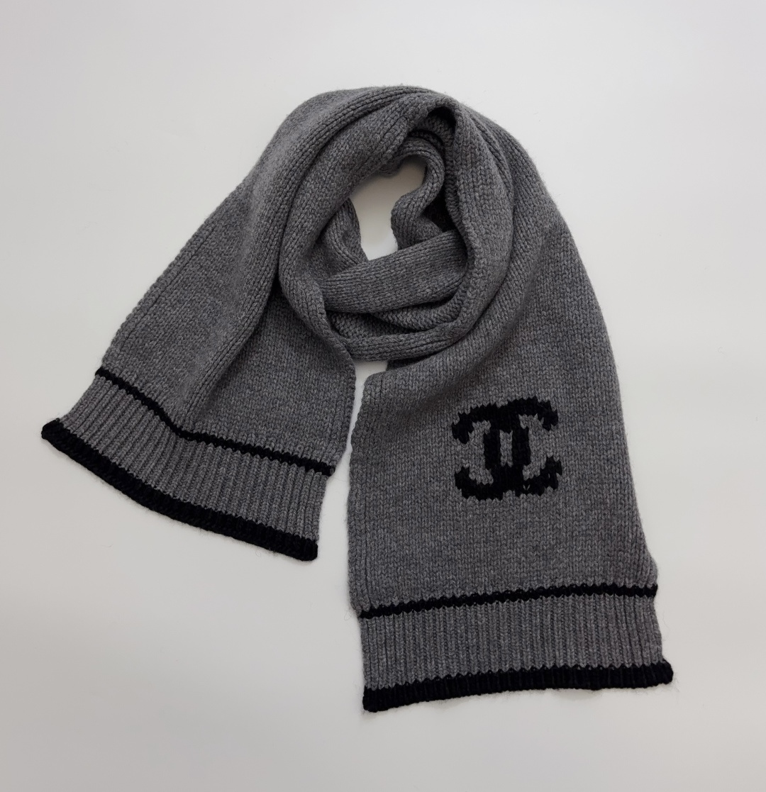 Chanel Autumn/Winter Warm Scarf