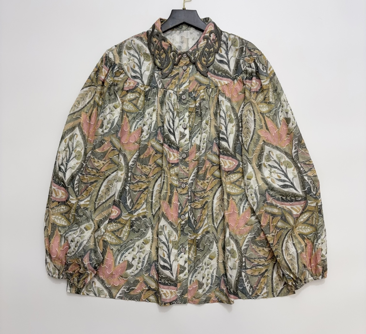 Unique Oil Painting Textured Floral Embroidered Lapel Pleated Drop-Shoulder Long-Sleeve Shirt