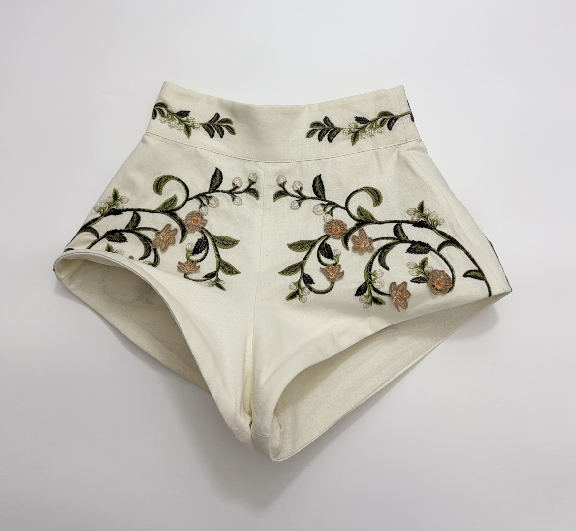 Agua by Agua Bendita Women's Embroidered Linen Shorts