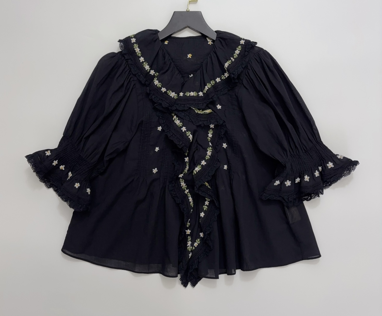 Dôen Hettie Classic Vintage Embroidered Ruffled Blouse