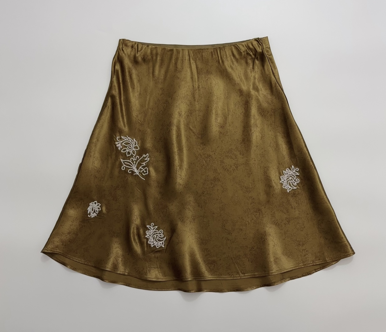 Embossed Embroidered Acetate Pleated Skirt