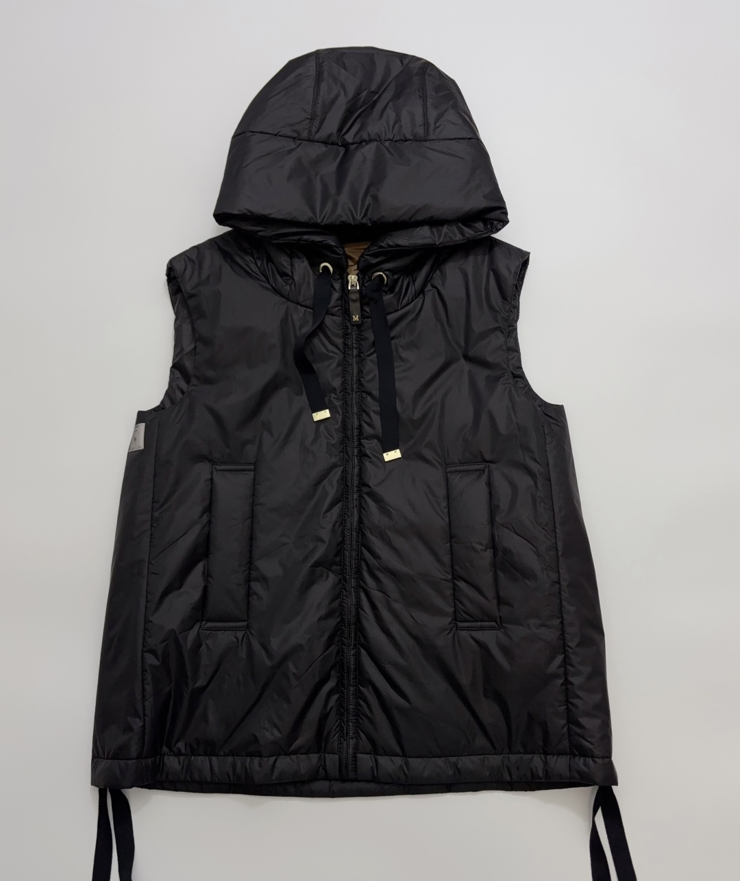 Max Mara Classic Camel Hair Vest - Black