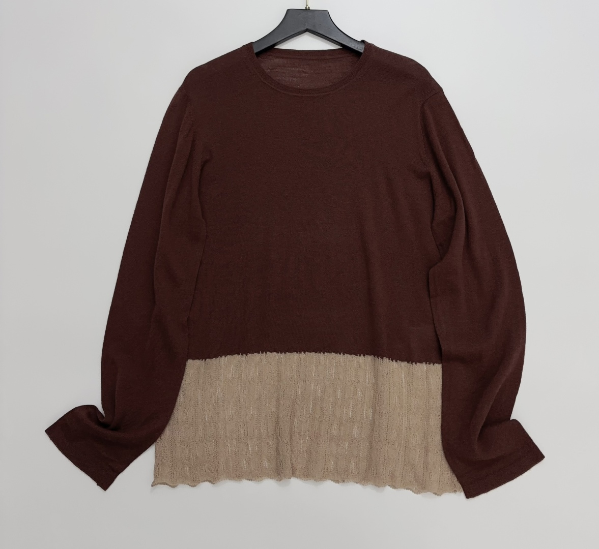 Swaying Soft Contrast Trim Pullover Top