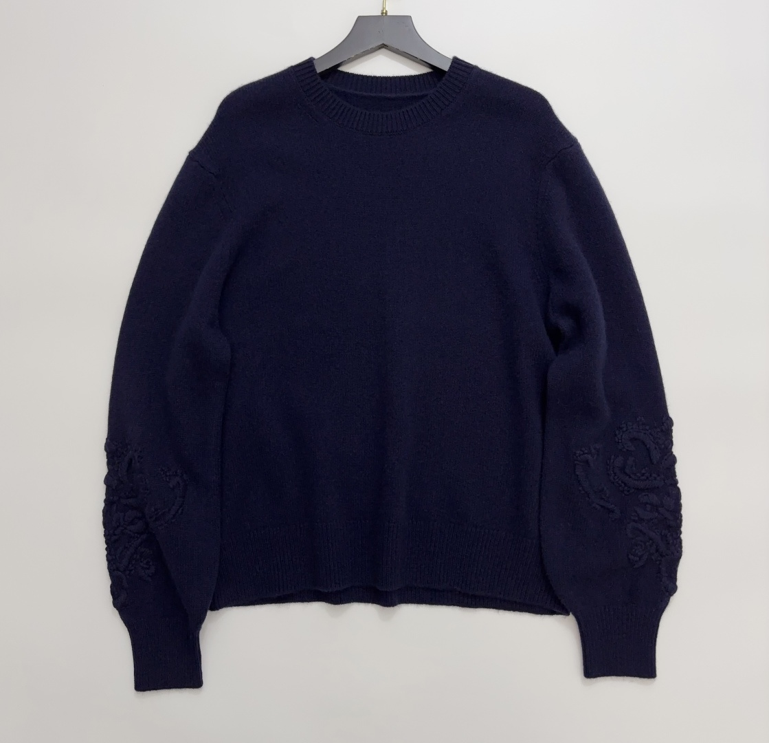 Loro Piana Heavy Embroidered Round Neck Long Sleeve Knit Sweater