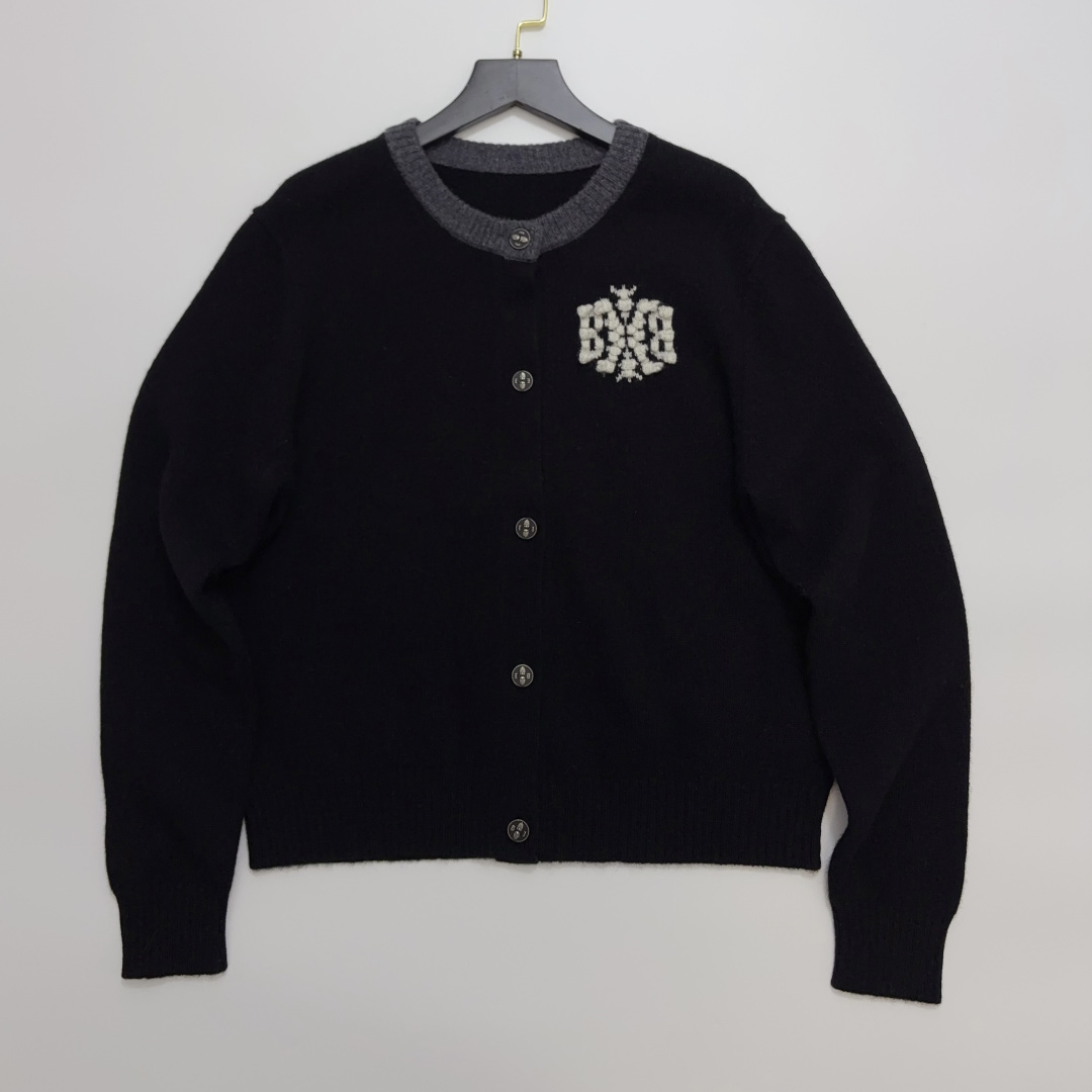 BARRIE Color-Block Crew Neck Knit Cardigan