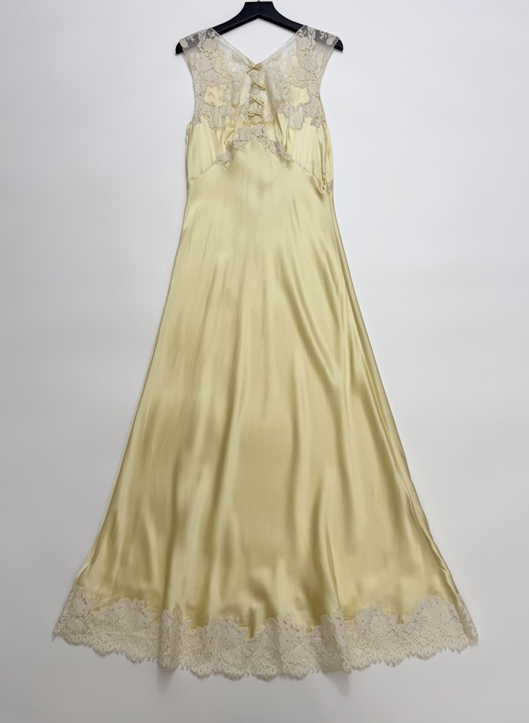 Dôen Silk Patchwork Lace Backless Bow Strap Sleeveless Maxi Dress