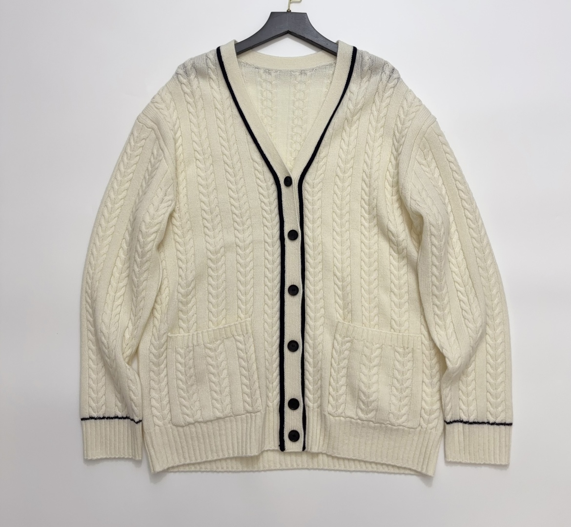 Loro Piana Old Money Style Cable Knit Colorblock V-Neck Button-Up Cardigan