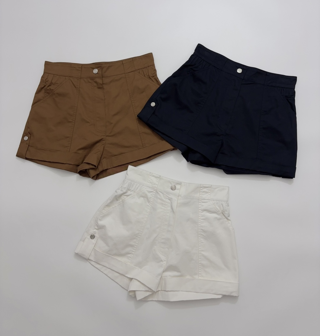 Hermès Elastic Waist Zipper Snap Button Cuffed Shorts