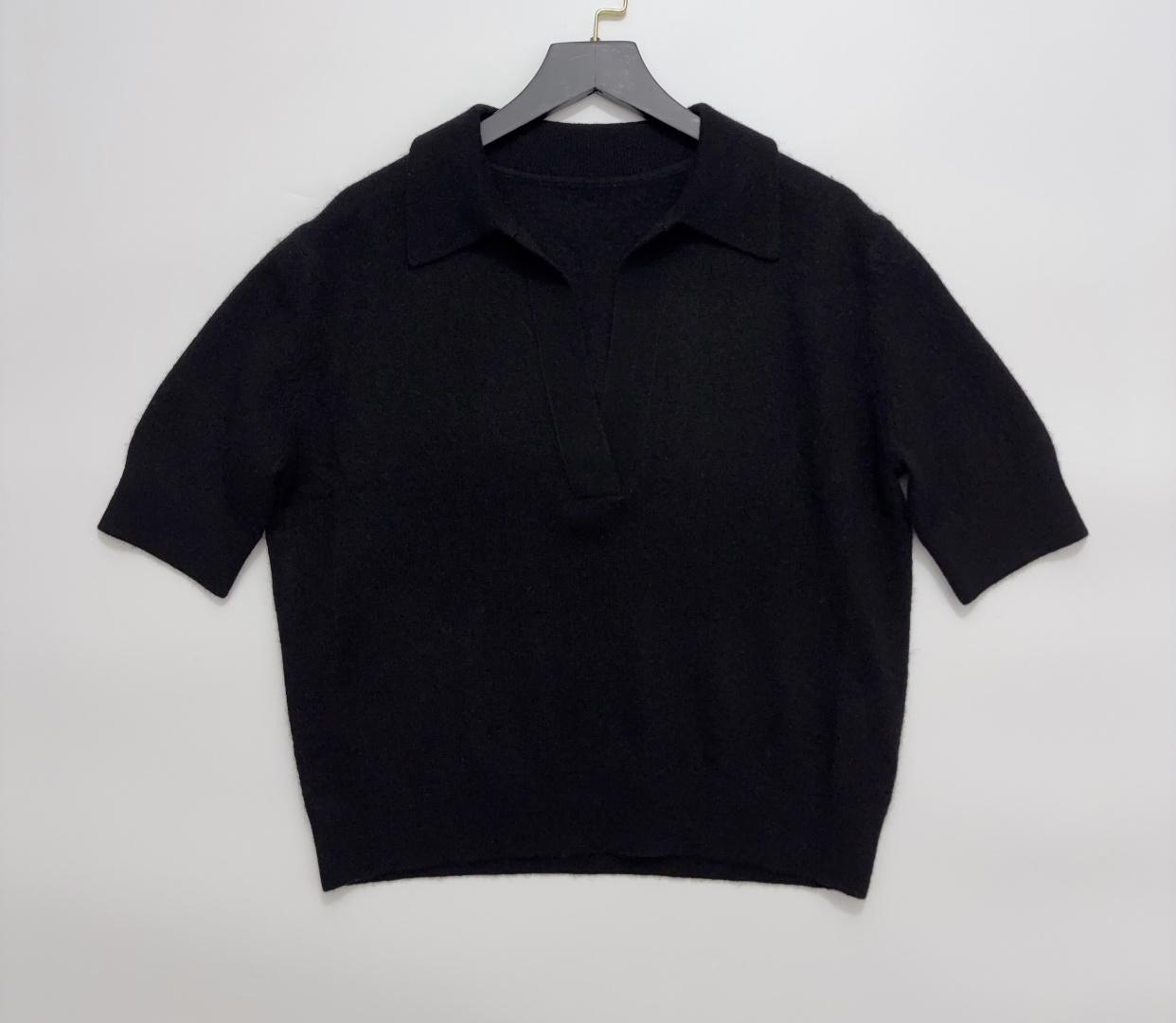 Khaite Solid V-Neck Imported Cashmere Knitted Polo Top
